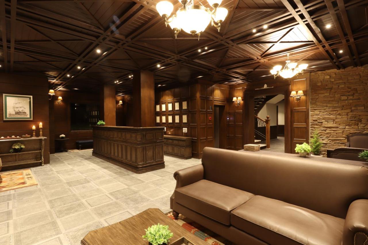 Sylvan Hues Hotel